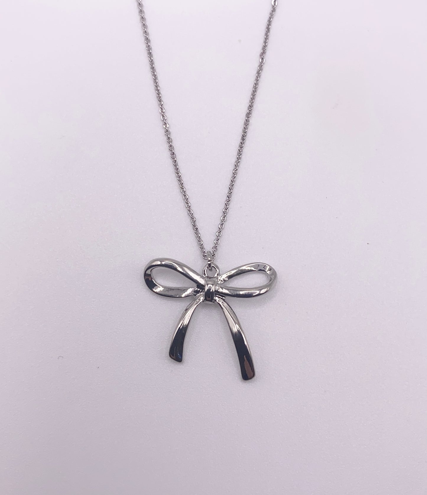 Simply charming bow necklace