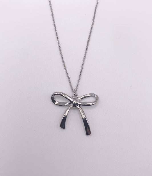 Simply charming bow necklace